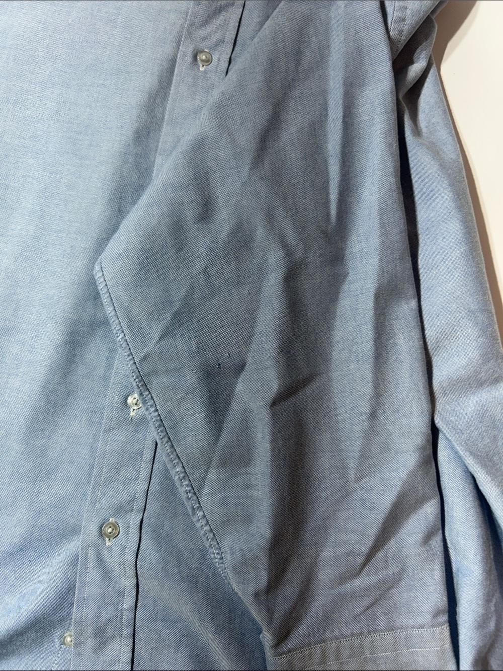 L.L. Bean Men’s Light Blue Oxford Button-Down Shirt - Picture 4 of 5
